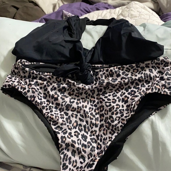 Shein leopard print bikini - Picture 1 of 5